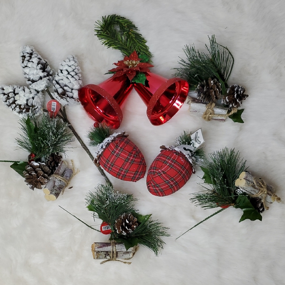 NWT Festive Holiday Wreath Greenery Picks Tree Ornaments